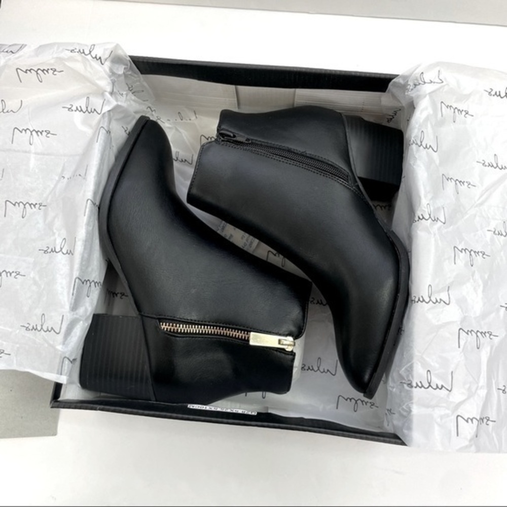 Lulu’s Illusion Black Pointed Ankle Booties‎